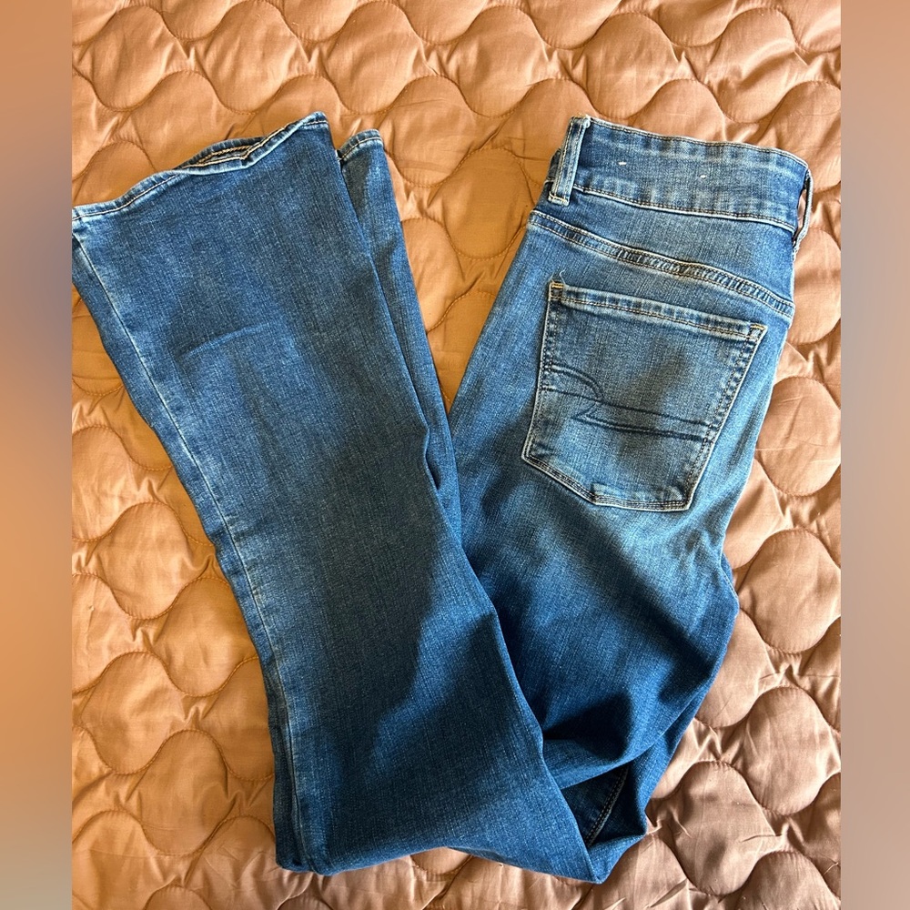 American Eagle, High Rise flare Jean, size 6 Long